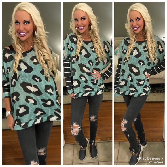 🥰LAST 1! Animal Print Pattern Block Mint Tunic! - Picture 3 of 7